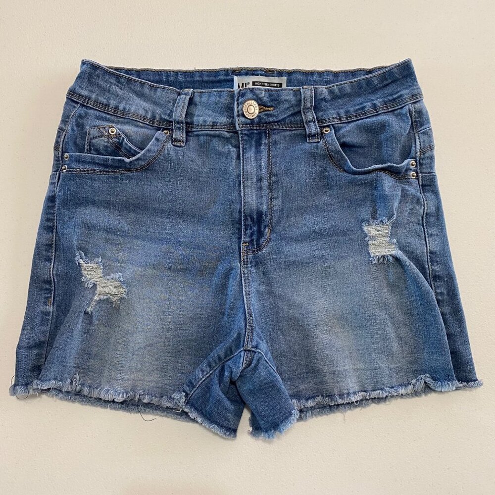 Ymi WannaBettaButt High-Rise Shorts Size 11‎ Distressed Denim Blue Frayed Hem